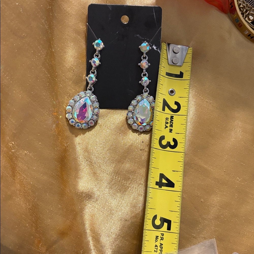 Elegant Iridesent Drop Earrings - Picture 4 of 4